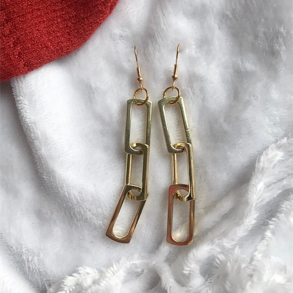 Jewelry - Picture 3 of 4